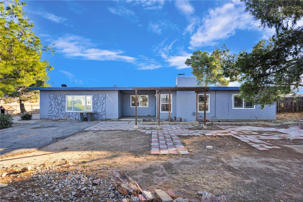 17047 Eucalyptus Street Property Photo 4