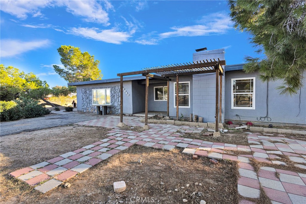 17047 Eucalyptus Street Property Photo 5