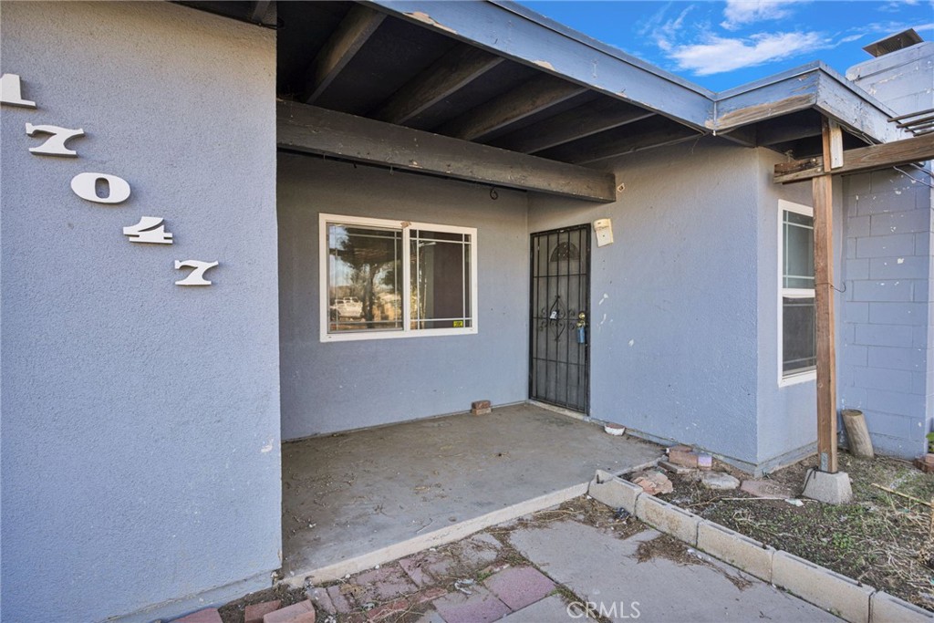 17047 Eucalyptus Street Property Photo 7
