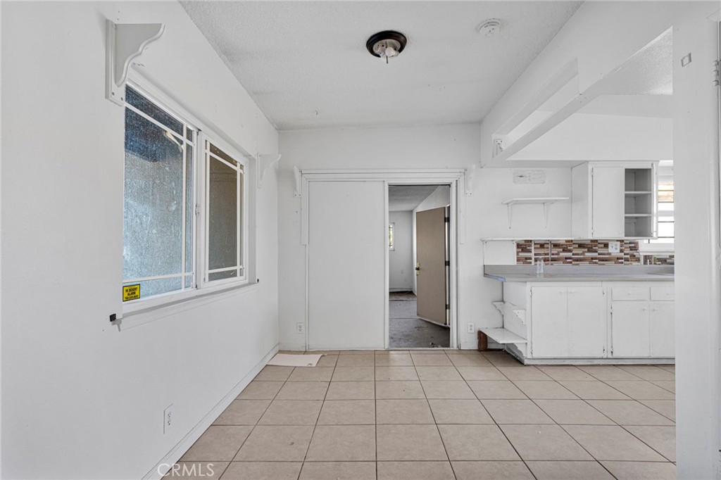 17047 Eucalyptus Street Property Photo 12
