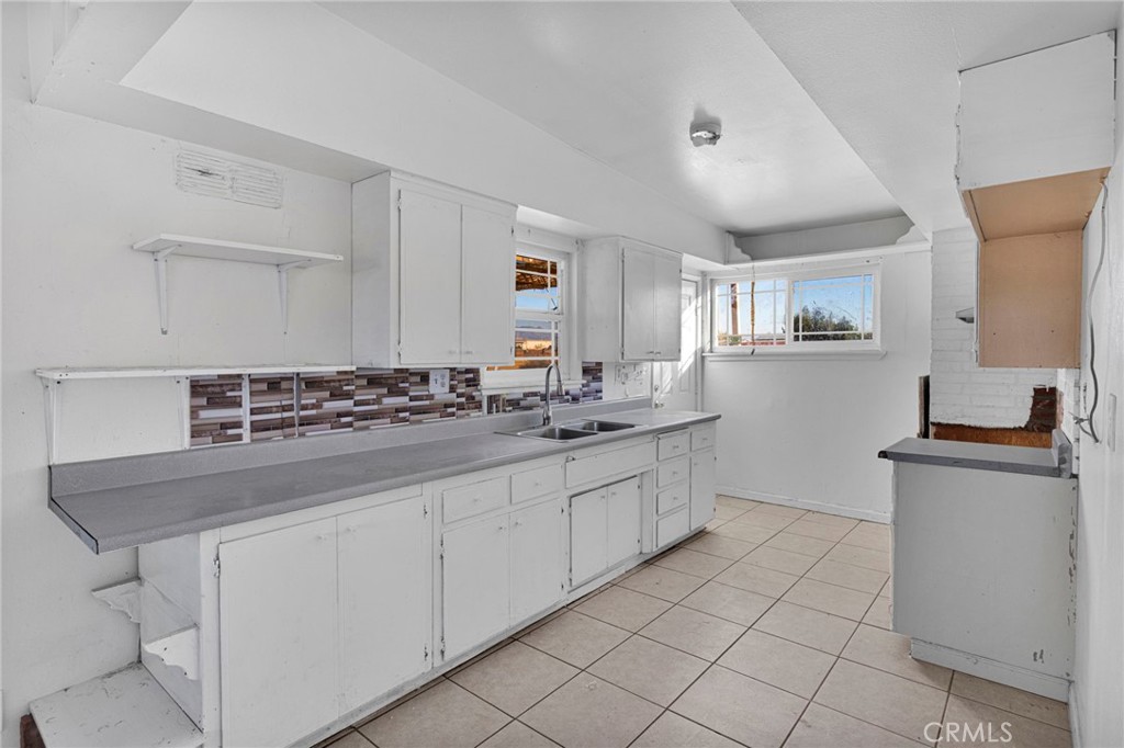 17047 Eucalyptus Street Property Photo 13