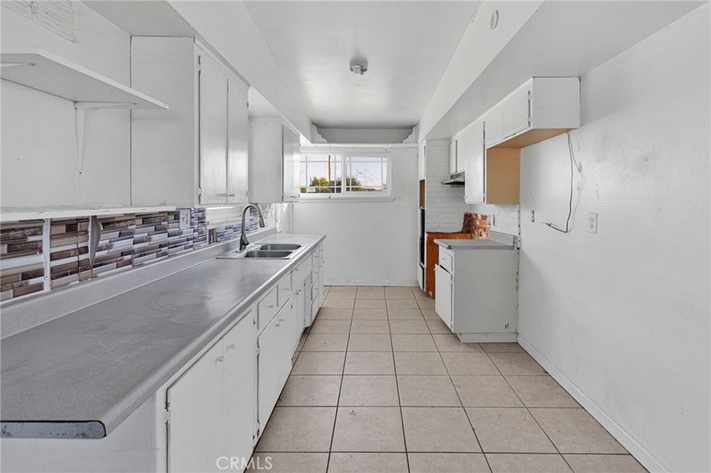 17047 Eucalyptus Street Property Photo 14