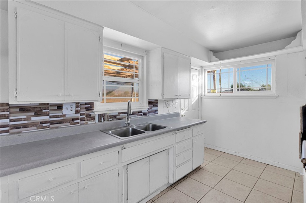 17047 Eucalyptus Street Property Photo 15