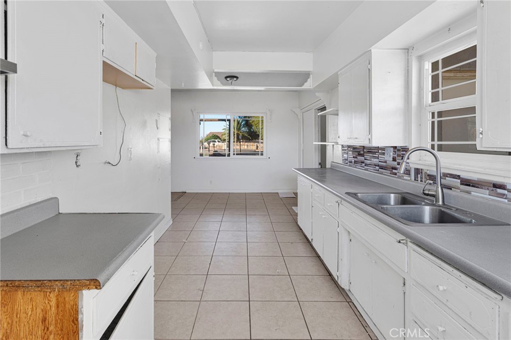 17047 Eucalyptus Street Property Photo 16