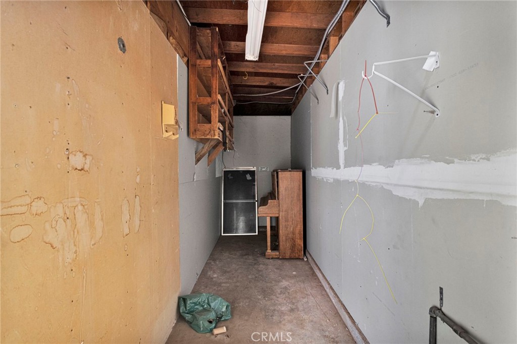 17047 Eucalyptus Street Property Photo 20