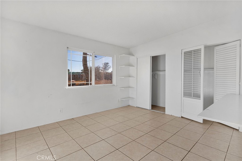 17047 Eucalyptus Street Property Photo 27