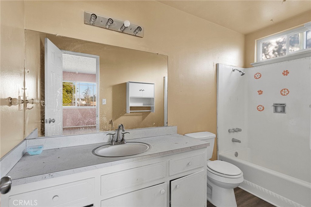 17047 Eucalyptus Street Property Photo 32