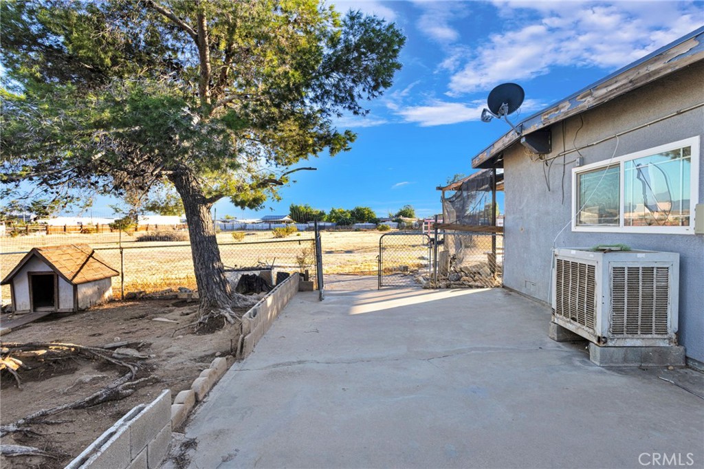 17047 Eucalyptus Street Property Photo 40