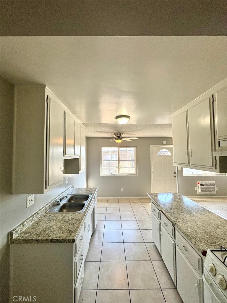 650 N Third Avenue C Property Photo 8