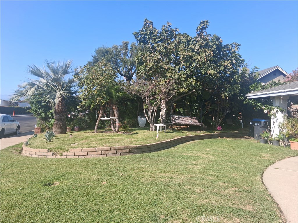 12465 Cypress Avenue Property Photo 3