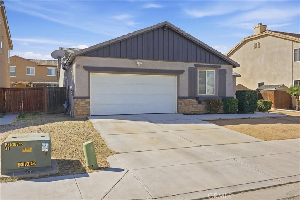 12921 Newport Property Photo 1