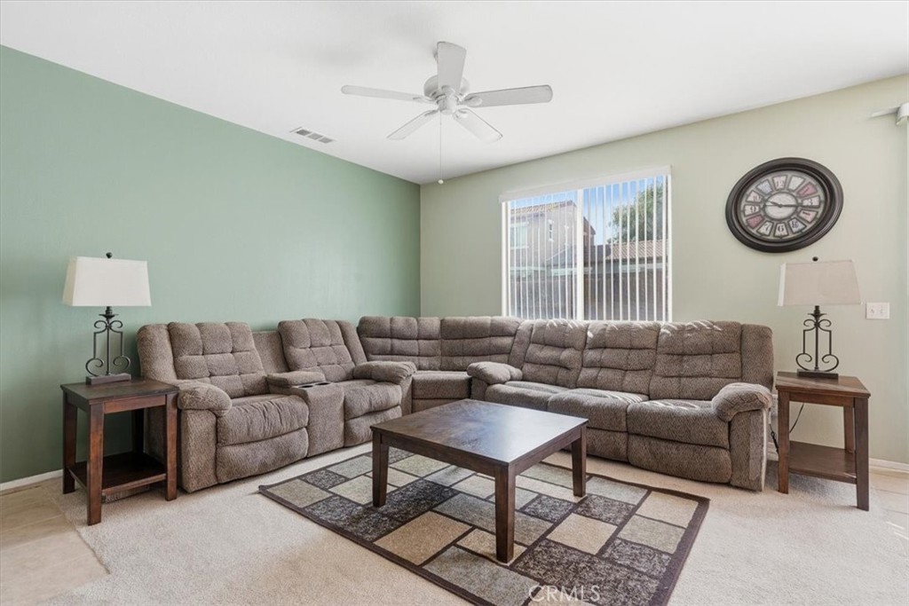 12921 Newport Property Photo 6