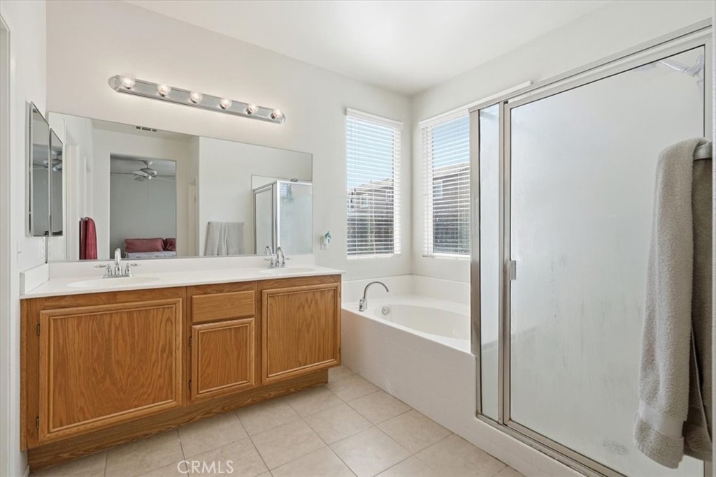 12921 Newport Property Photo 9