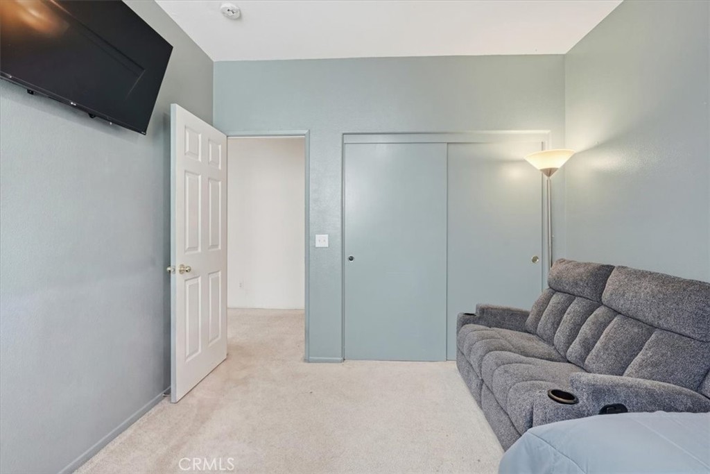 12921 Newport Property Photo 10