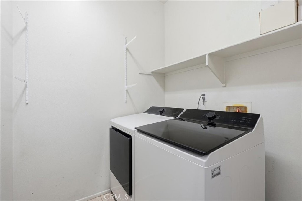 12921 Newport Property Photo 16