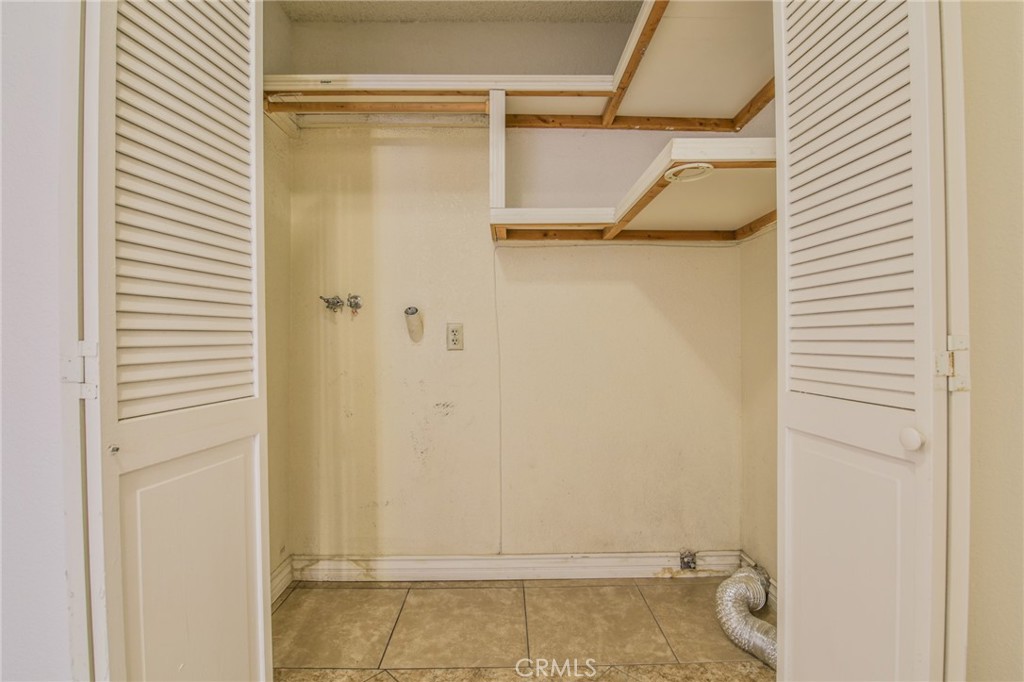 479 W Carter Property Photo 23