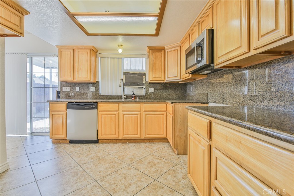 479 W Carter Property Photo 32