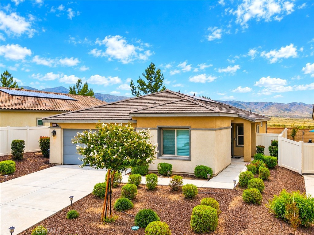 1568 Sunswept Property Photo 2