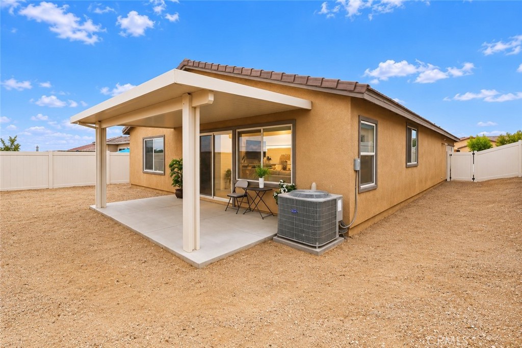 1568 Sunswept Property Photo 26