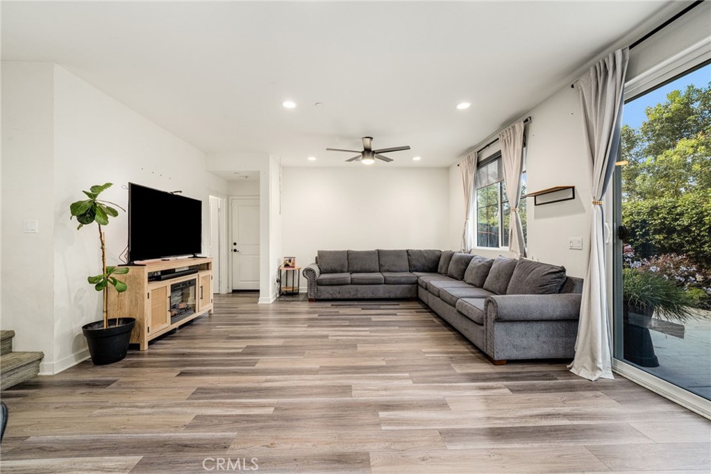 3880 S Oasis Paseo 21 Property Photo 6