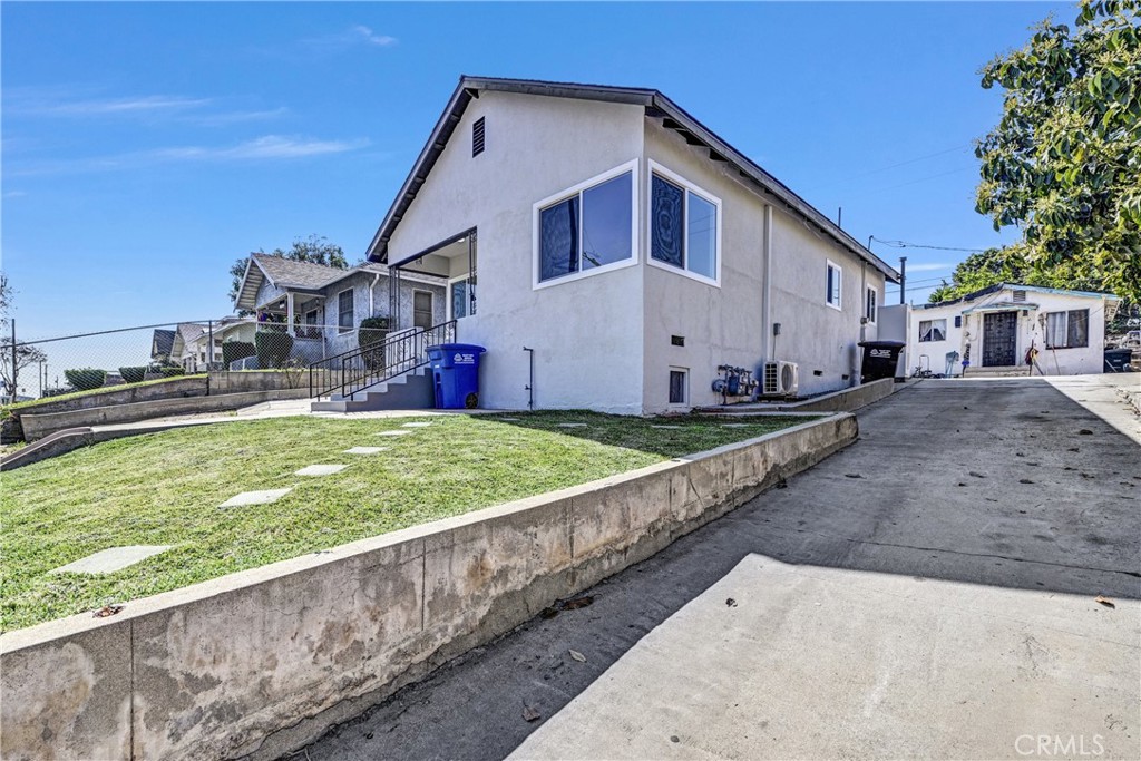 715 S Record Property Photo 2