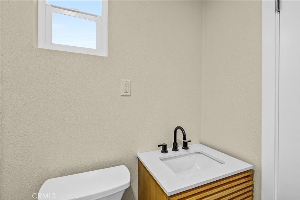 715 S Record Property Photo 11