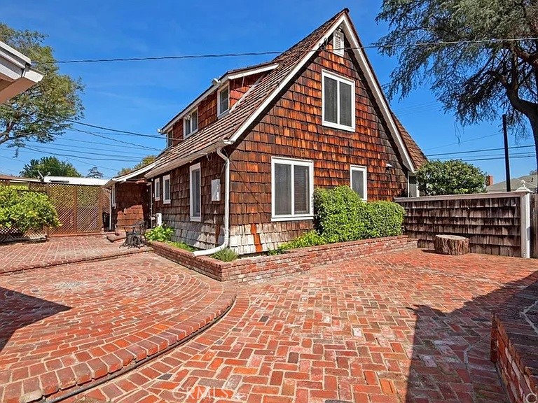 9215 Gunn Property Photo 3