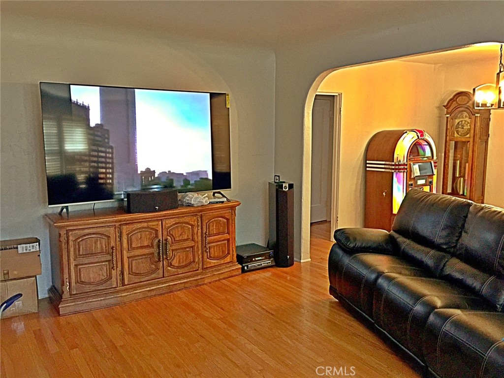 9215 Gunn Property Photo 4