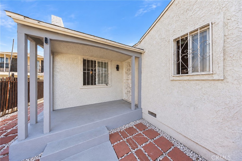 9614 Graham Ave Property Photo 4