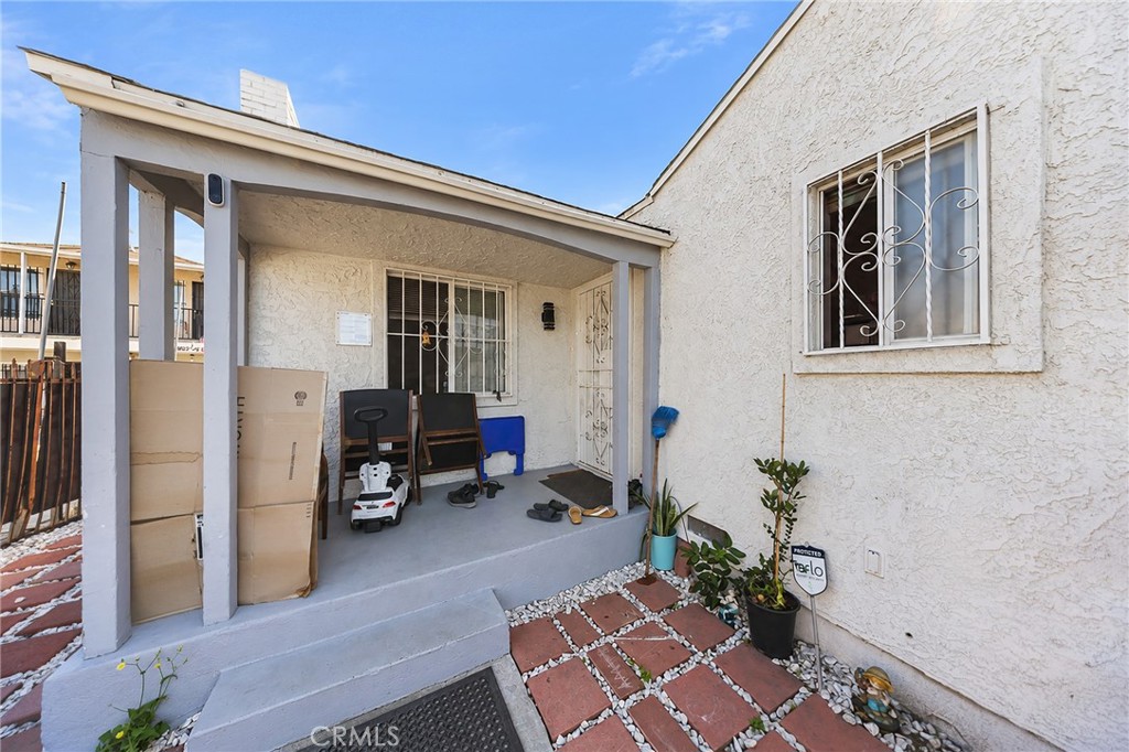 9614 Graham Ave Property Photo 5