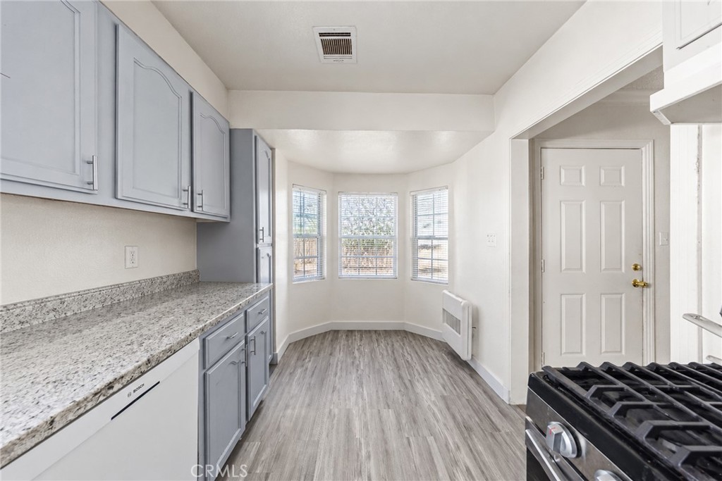 9614 Graham Ave Property Photo 12