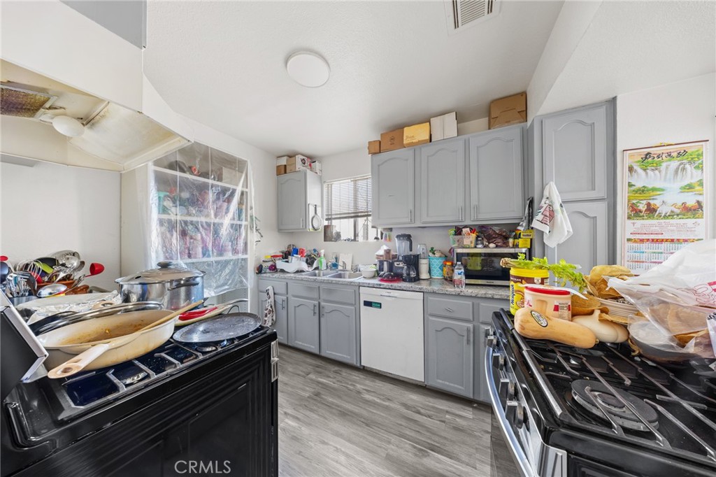 9614 Graham Ave Property Photo 15