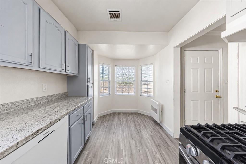 9614 Graham Ave Property Photo 12