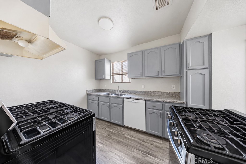 9614 Graham Ave Property Photo 14