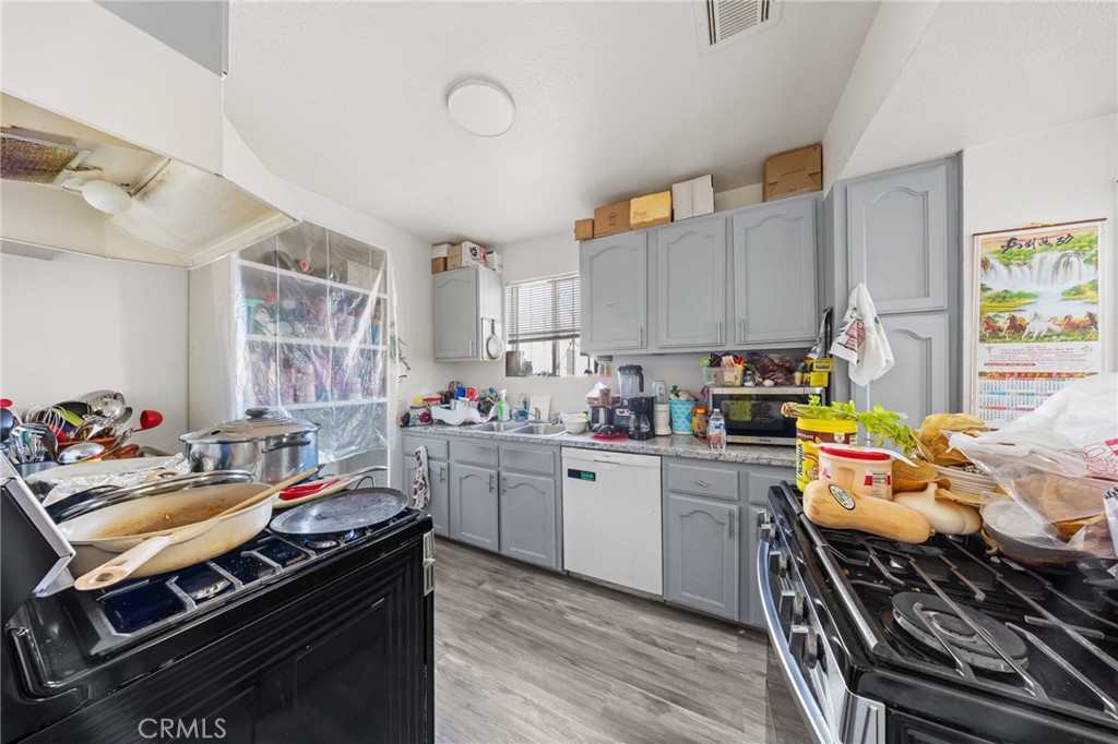 9614 Graham Ave Property Photo 15