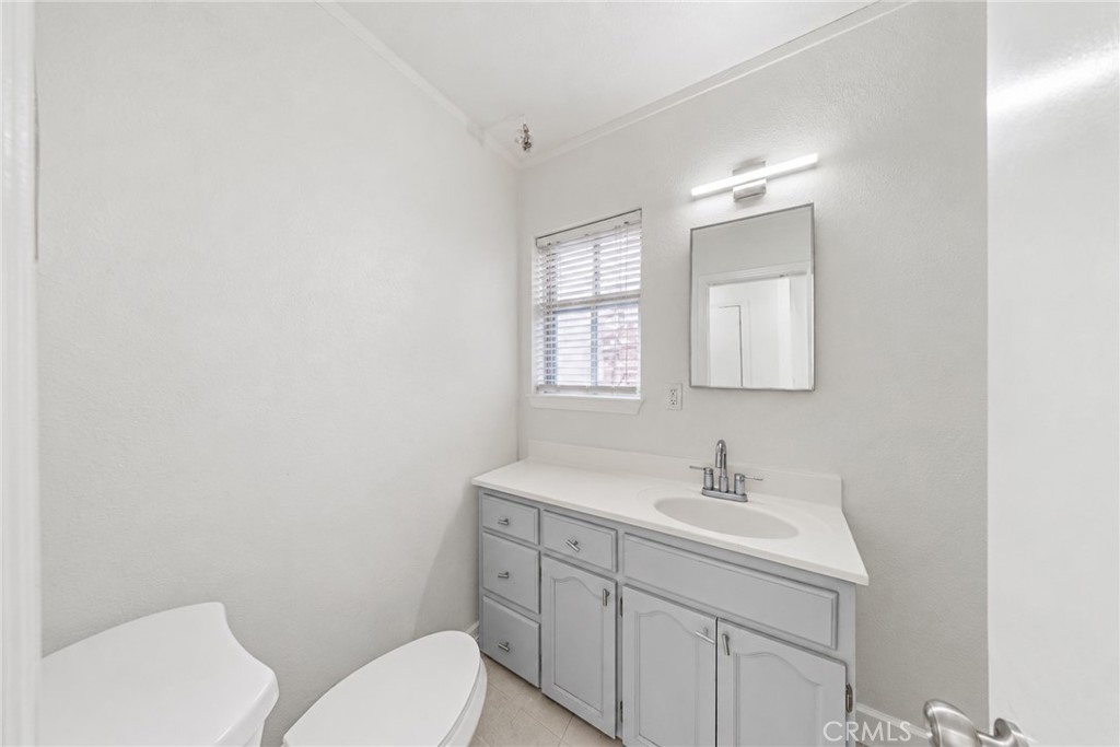 9614 Graham Ave Property Photo 24