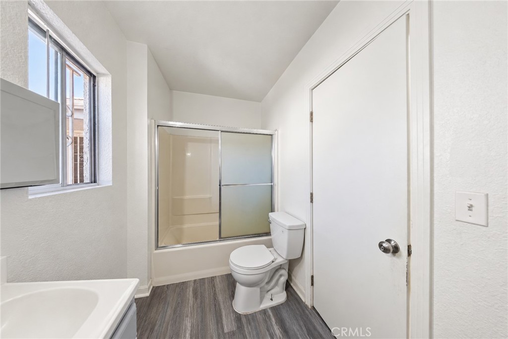 9614 Graham Ave Property Photo 26