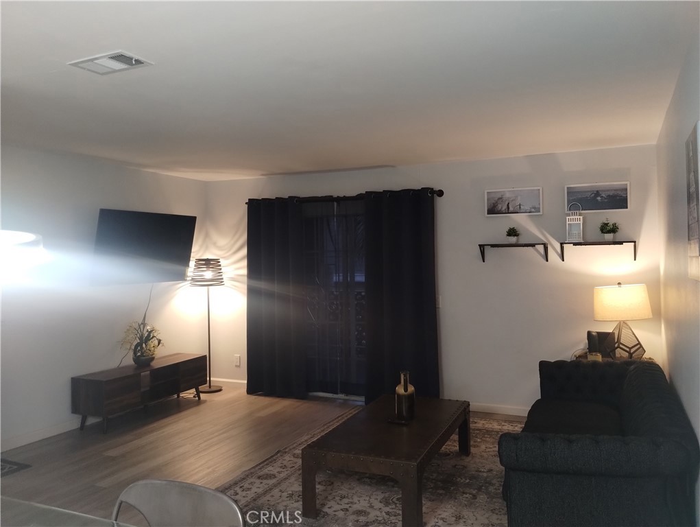 149 W 6th Property Photo 2