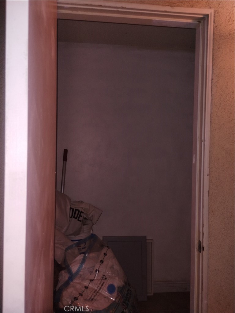 149 W 6th Property Photo 32