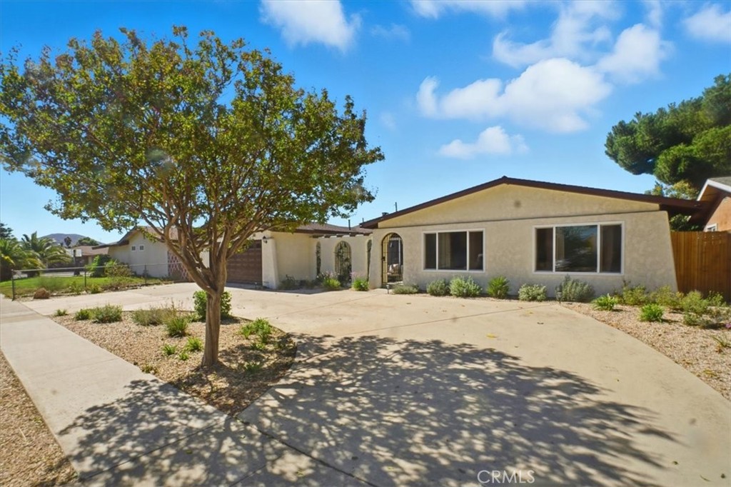 9416 Emerald Property Photo 1