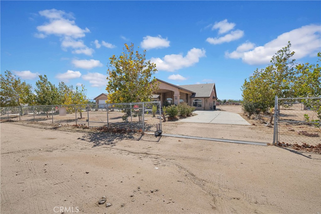 12771 Elm Property Photo 4