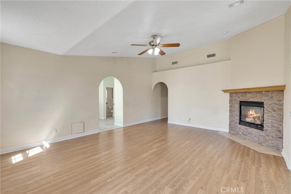 12771 Elm Property Photo 18
