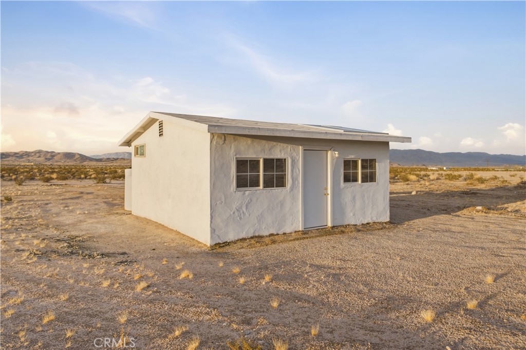 77420 Raymond Drive Property Photo 2