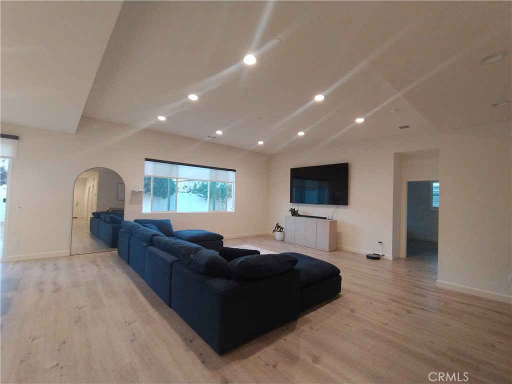 12960 Campbell Court Property Photo 6