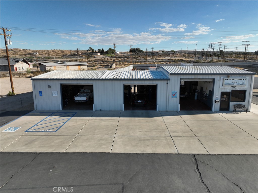 1720 W Main Street Property Photo 4