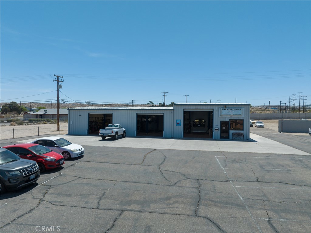 1720 W Main Street Property Photo 5