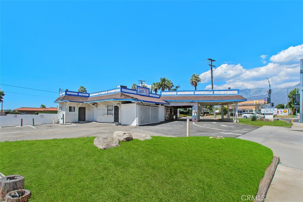 8008 Archibald Avenue Property Photo 14