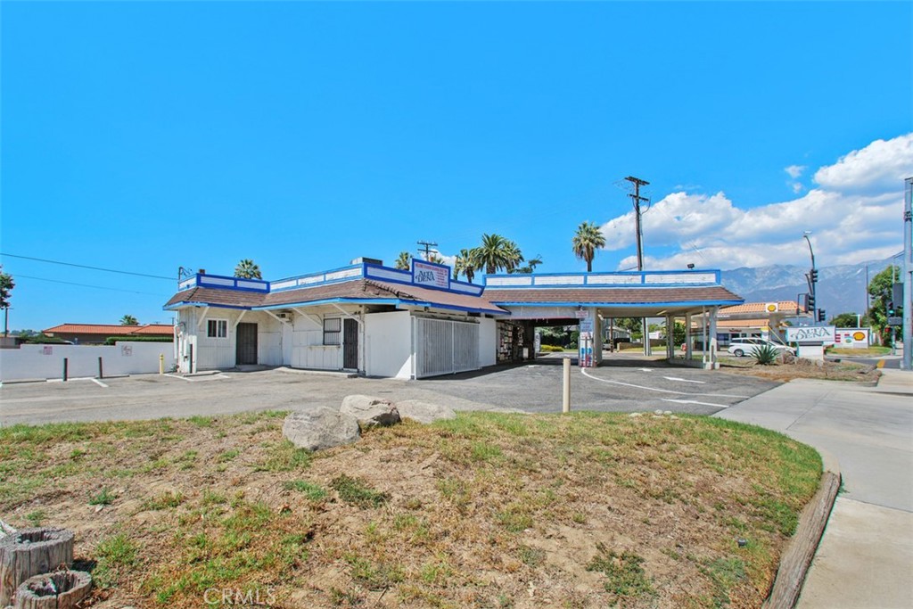 8008 Archibald Avenue Property Photo 17