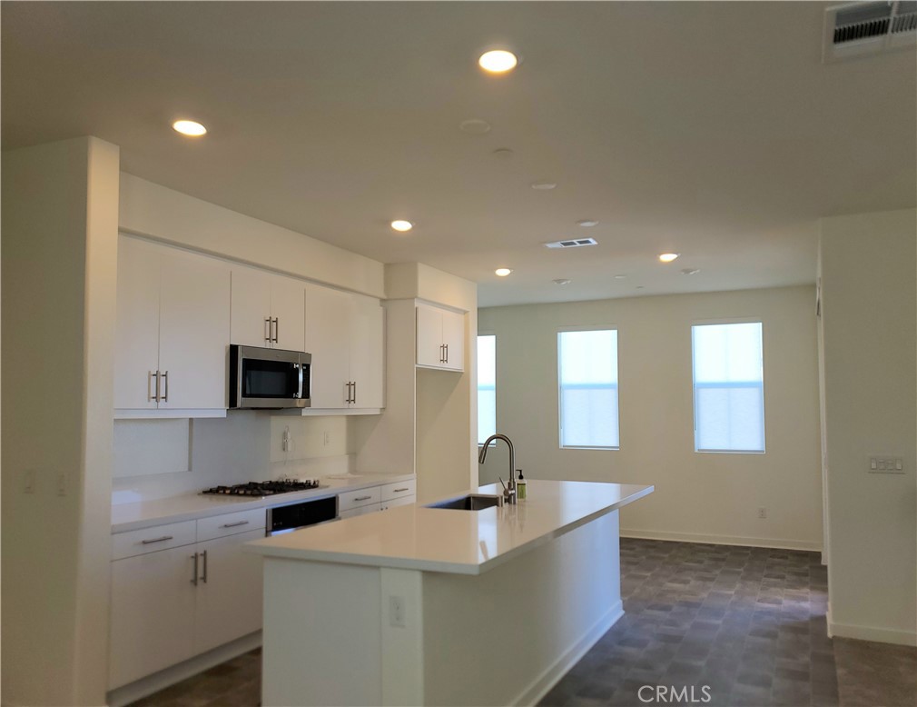 15967 Pilot Avenue Property Photo 8
