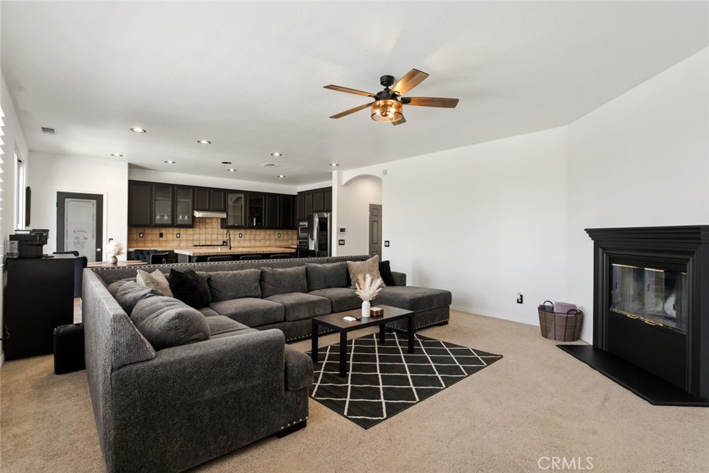 2307 Cornflower Way Property Photo 6